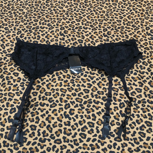 Torrid Garter Belt Black Lace Size 1-2* NWT!🖤 - Picture 4 of 12